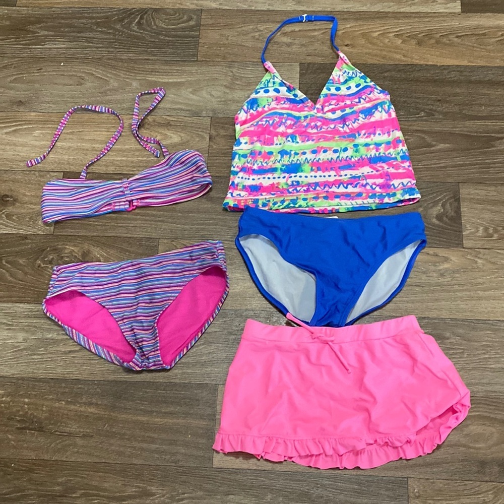 Set of two bathing suits girls